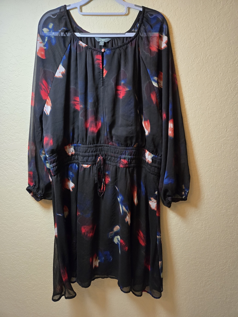 Terra & Sky Black Long-Sleeve Floral-Print Drawstring Dress
